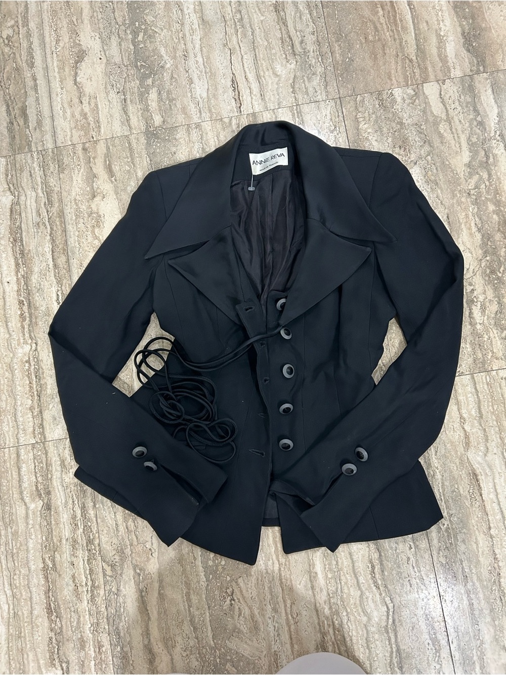 Neiman Marcus Black Tailored Lace-Cinch Blazer - Picture 4 of 6